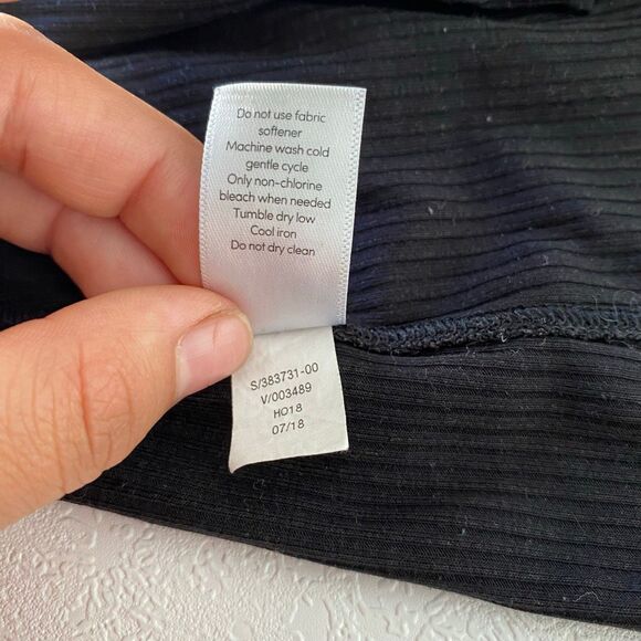 Athleta Black Ribbed Scoop Neck Tank Top Women’s M - Picture 7 of 7